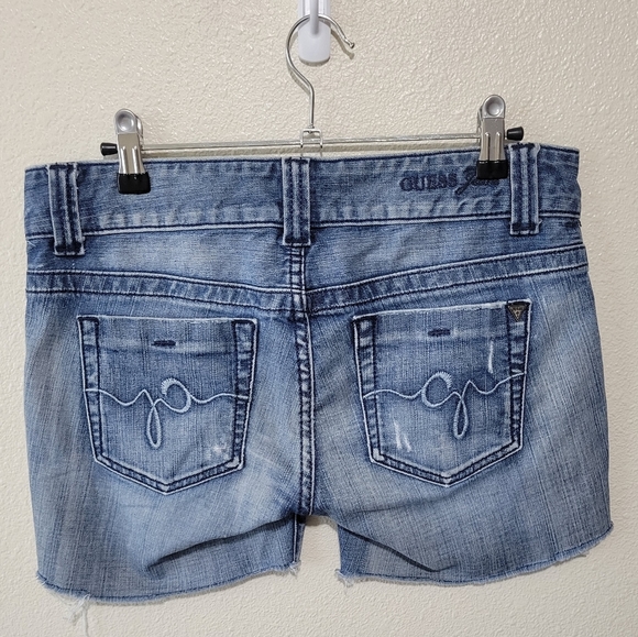 Guess Distressed Denim Shorts Size 28 - Picture 2 of 8